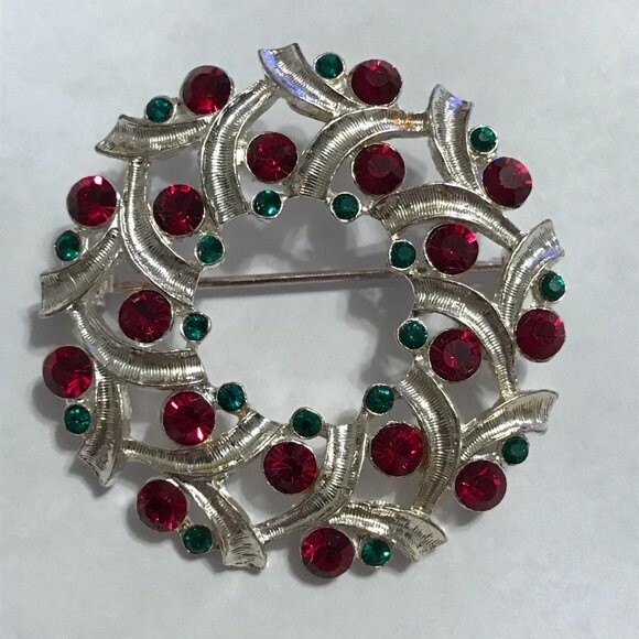 EISENBERG ICE Silver Tone Christmas Holiday Wreath VINTAGE Brooch Red Green - Picture 1 of 3